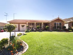 17 Camellia Ave, Glenmore Park, NSW 2745