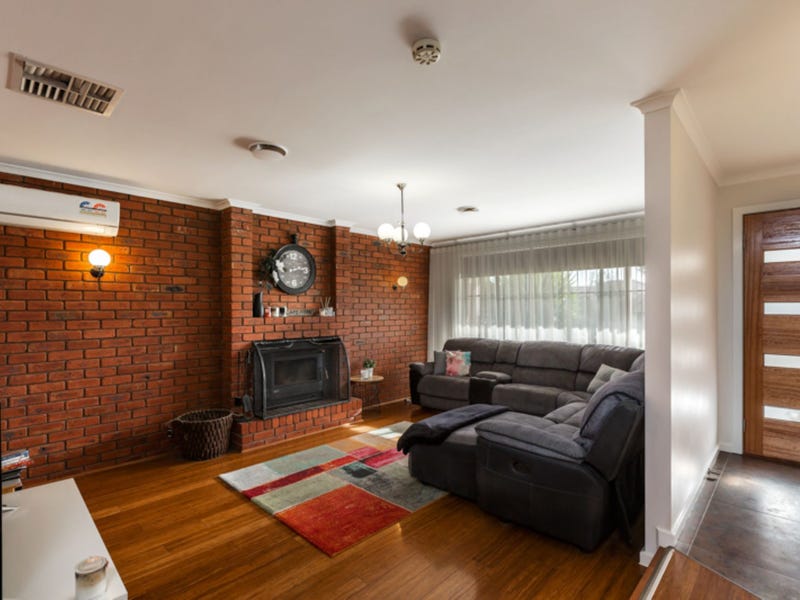 12 Buckingham Drive, Werribee, VIC, 3030, Werribee - Thumbnail 4