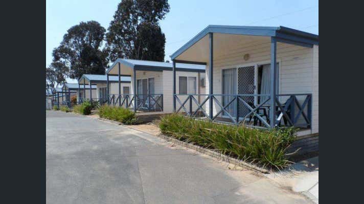 81 Donald Road Queanbeyan Nsw 2620 Sold Hotel Leisure 81 Donald Road Queanbeyan Nsw 2620 Image 1