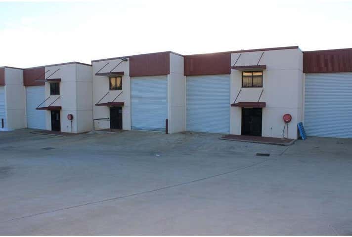 Unit 4/14 Civil Court, Harlaxton, Qld 4350