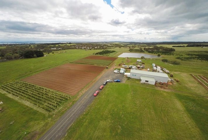 2102 Phillip Island Road, Cowes, Vic 3922