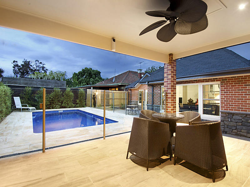 outdoor living areas image: pool, indoor-outdoor - 136292