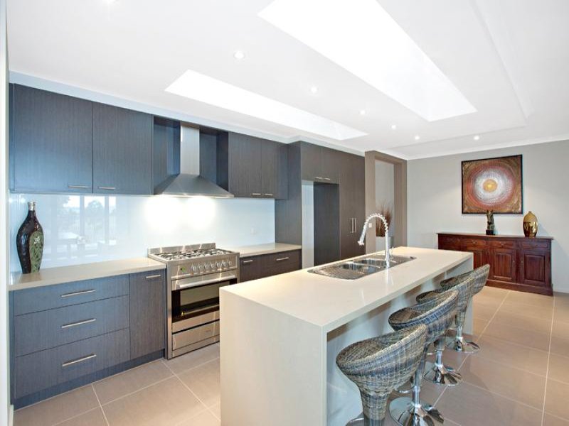 Modern island kitchen design using stainless steel - Kitchen Photo 1003553